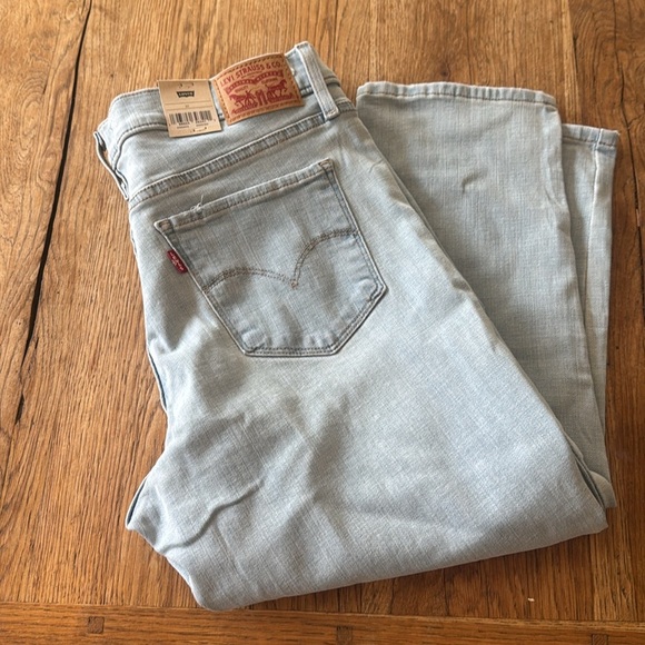 Levi’s 311 Shaping  Skinny Capris Size 32 NEW - Picture 2 of 12